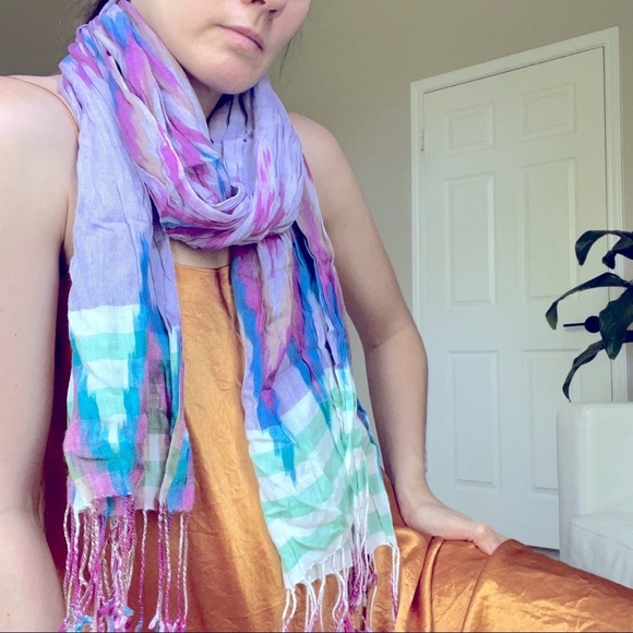 Ikat Zig Zag Flame Stitch Pattern Lightweight Large Crinkle Scarf - Picture 4 of 9